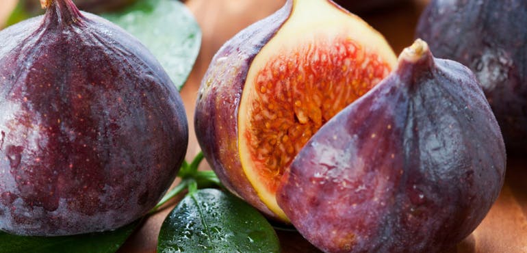 Organic products of Evia, figs background image